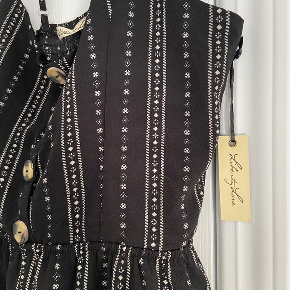 Beautiful NEW with TAGS  black jumpsuit size L - Picture 6 of 9